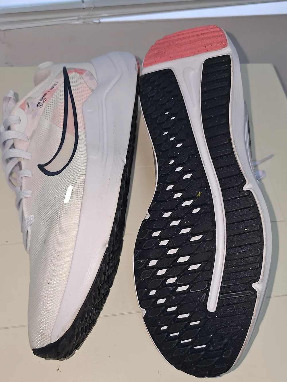 Nike Women's White and Light Pink Running Sneakers. (Worn Once)